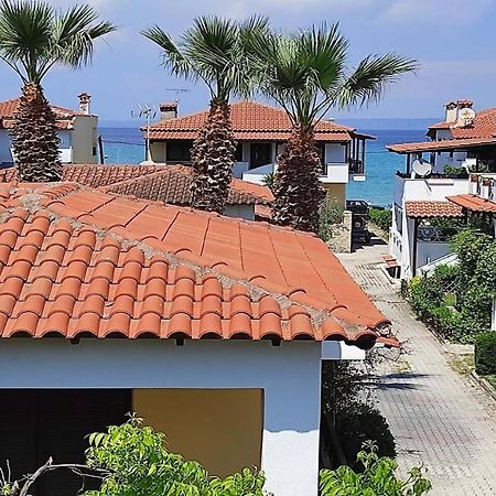 Beach Front Apartment In Pefkochori Buitenkant foto