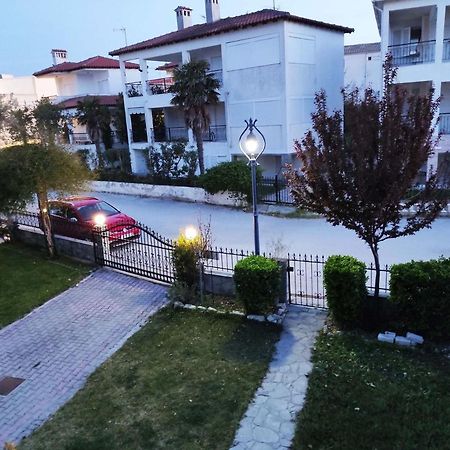 Beach Front Apartment In Pefkochori Buitenkant foto