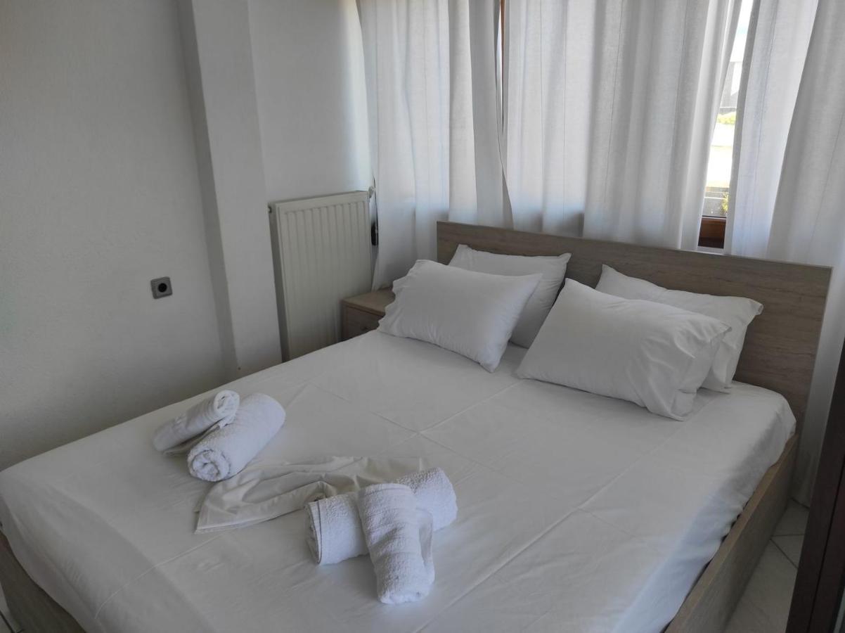 Beach Front Apartment In Pefkochori Buitenkant foto