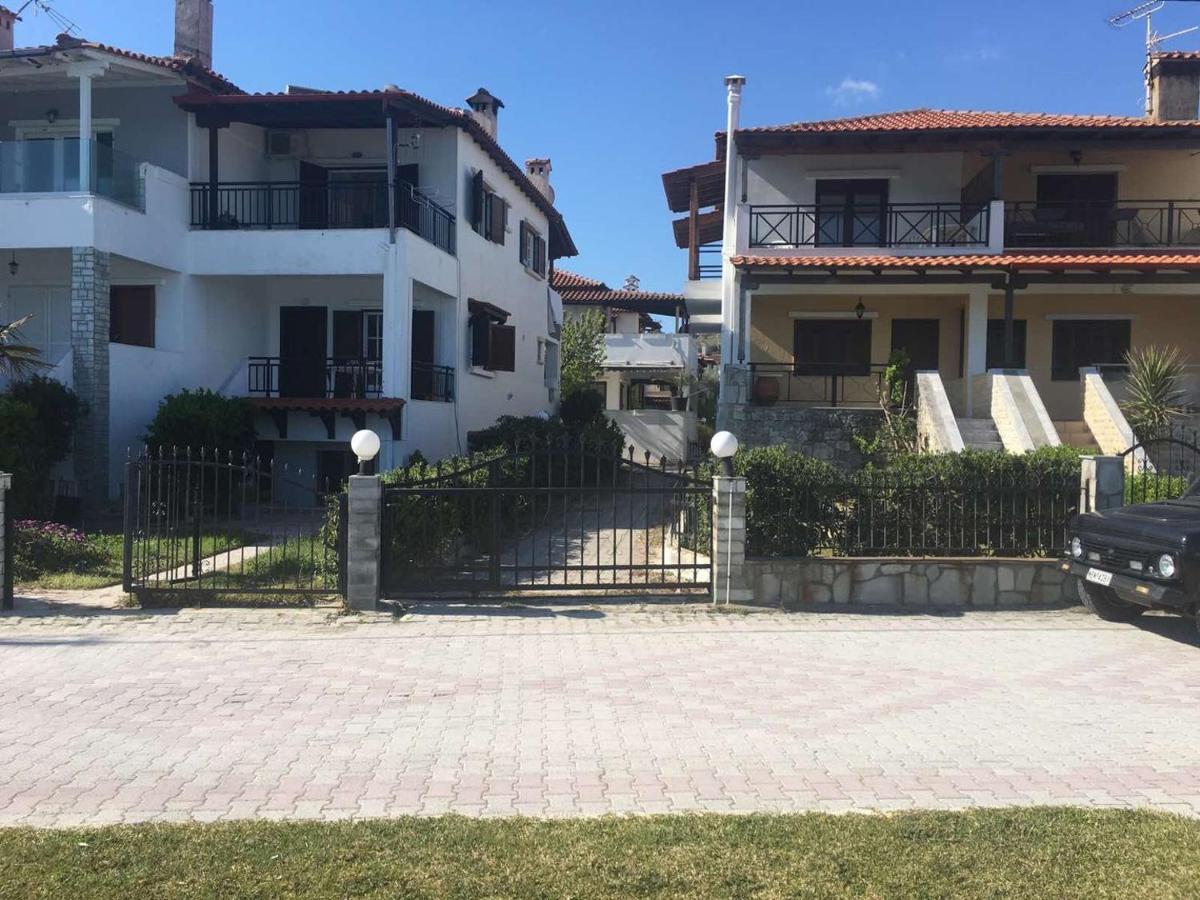 Beach Front Apartment In Pefkochori Buitenkant foto